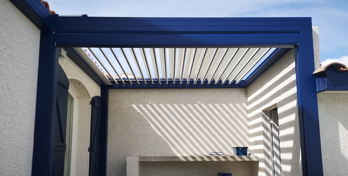 pergola bleue